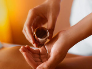 oil-massage-Ayurvedique-Abhyanga