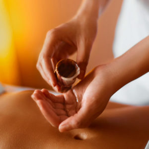 oil-massage-Ayurvedique-Abhyanga